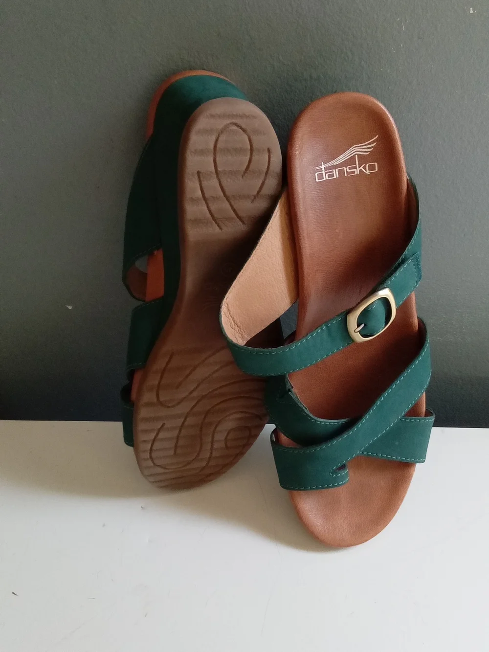 Dansko Green Leather Wedge Sandals Strappy Buckle Toe Loop Shoes EU 40 US 9.5-10